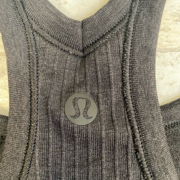 Lululemon Razorback Tank - Picture 3 of 4